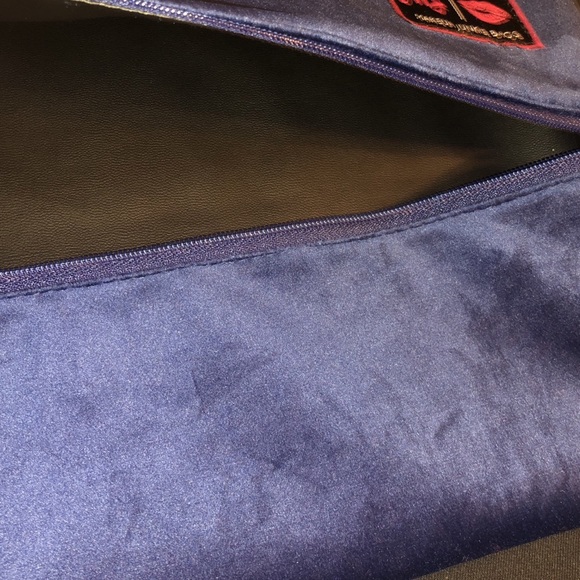 NWT Small Cobalt (Navy) Velvet Makeup Junkie Bag - Picture 2 of 4